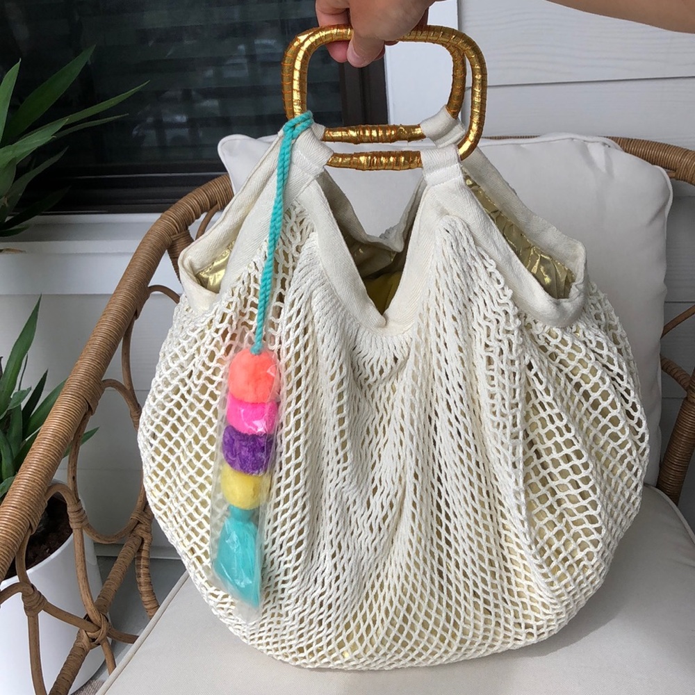 ✨NEW!! White & Gold Netting Bubble Bag! ✨